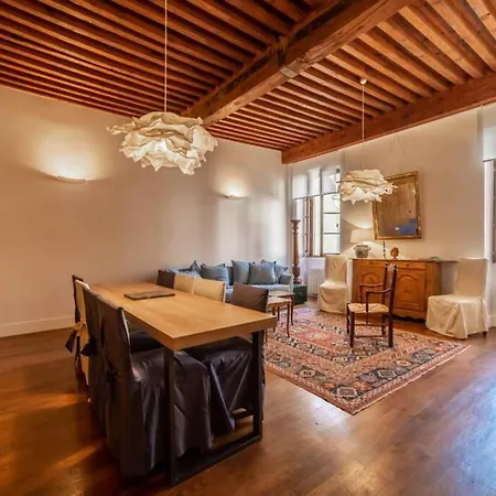 Le Rousseau Apartment *